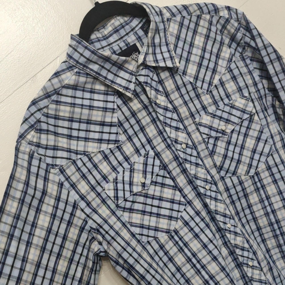 Wrangler Blue and White Casual Button Down Shirt